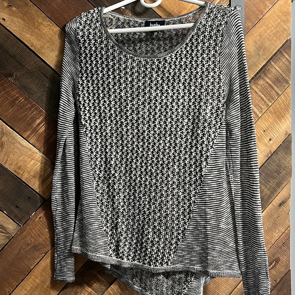 Long sleeve knit top